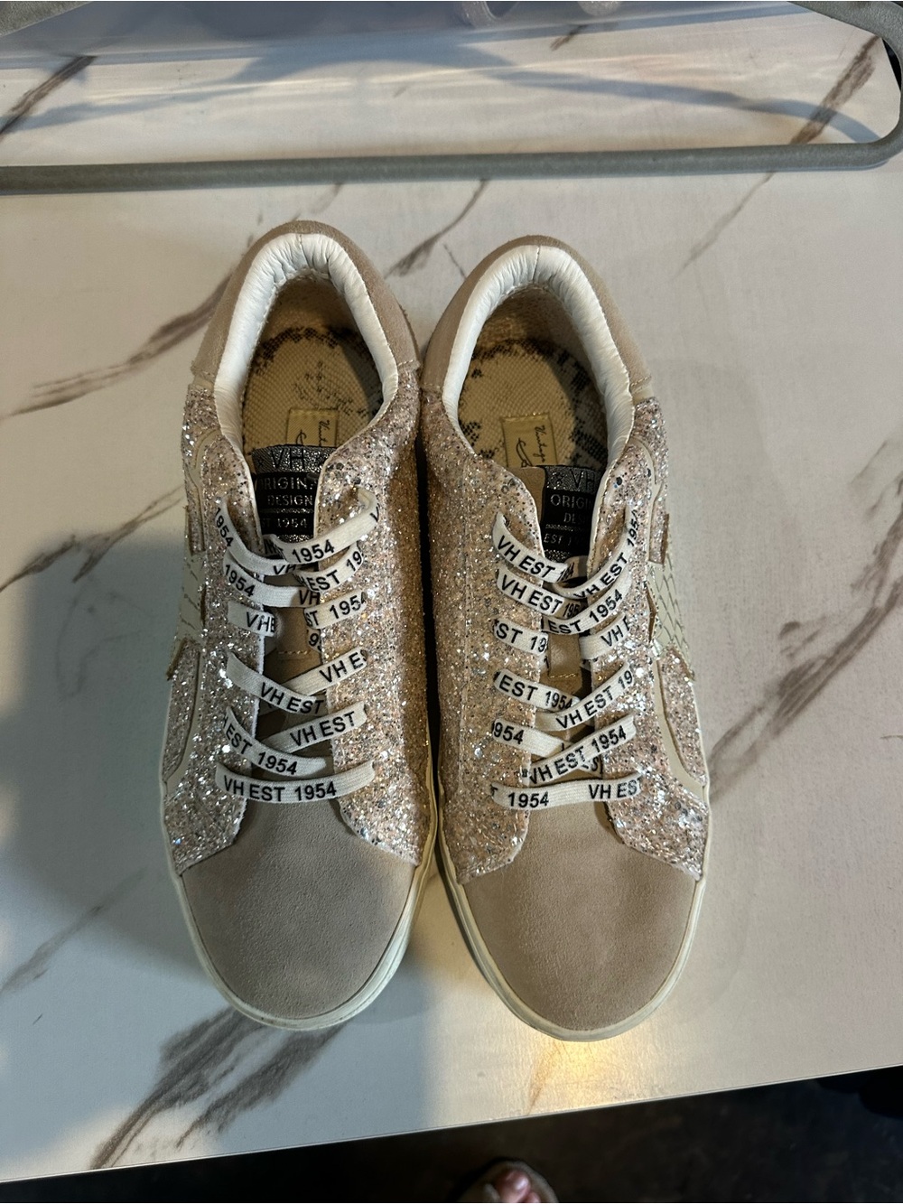 Low-Top Vintage Havana Sneakers